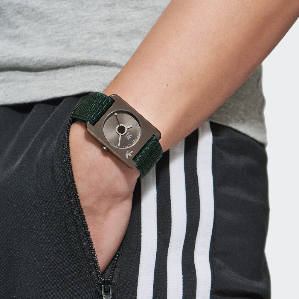 Adidas store retro watch